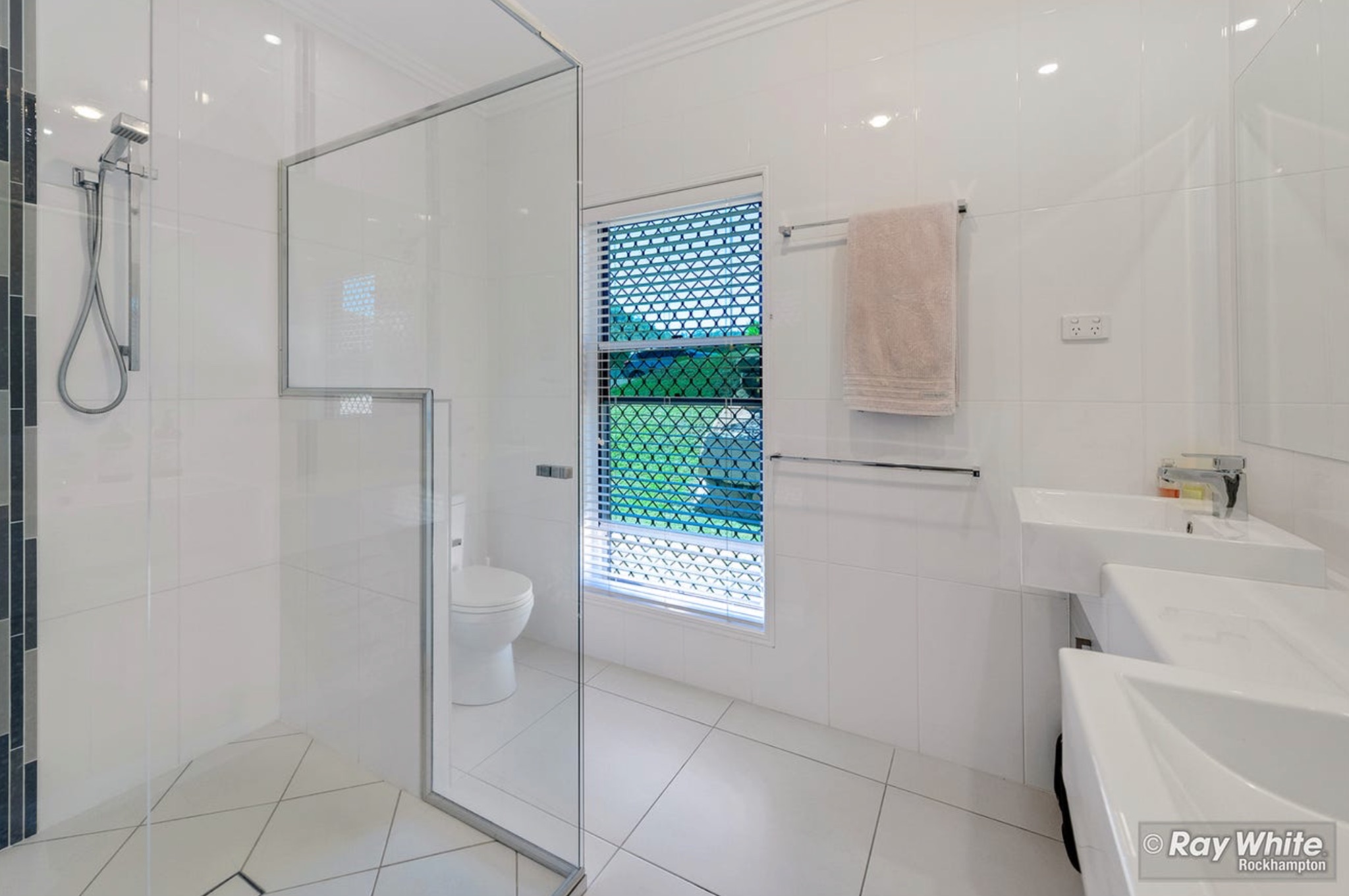 Skyline Bathroom 2