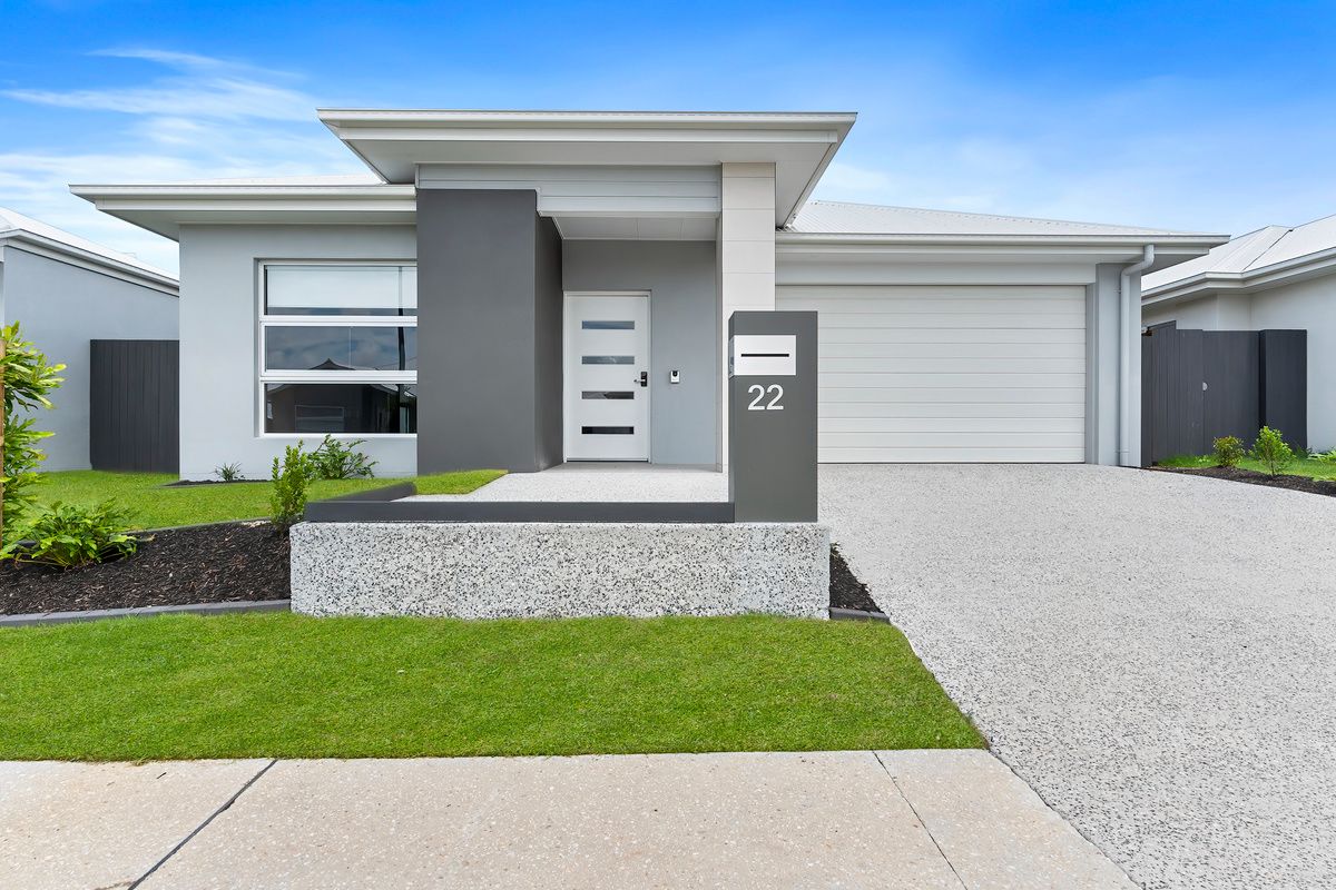 PROFESSIONAL PHOTO   LOW RES 5