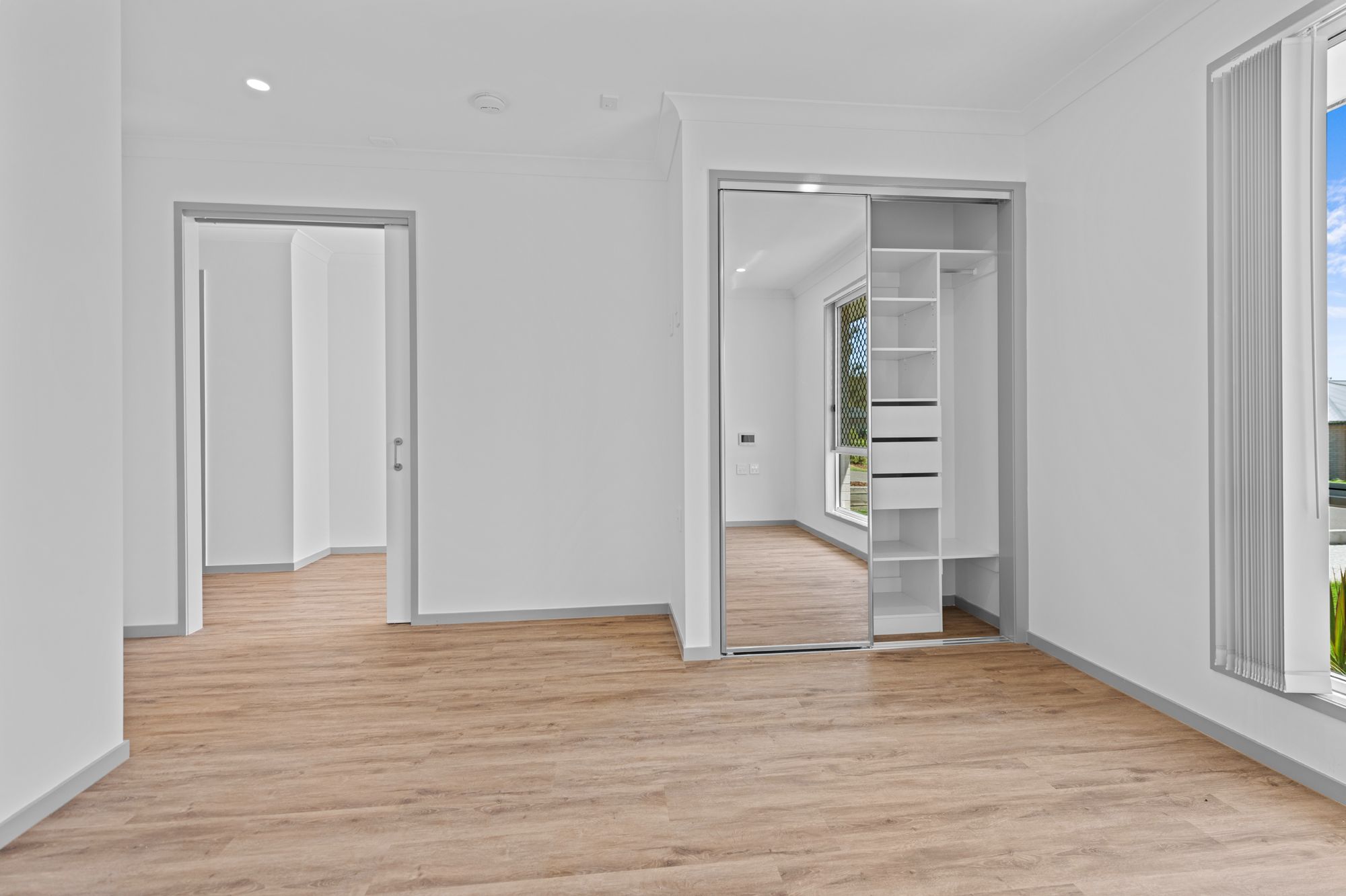 011    ROLLEY PHOTO MEDIA  -24122024