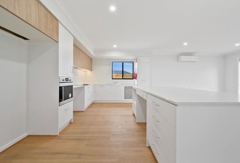 38 Whiteside Street Beveridge 8