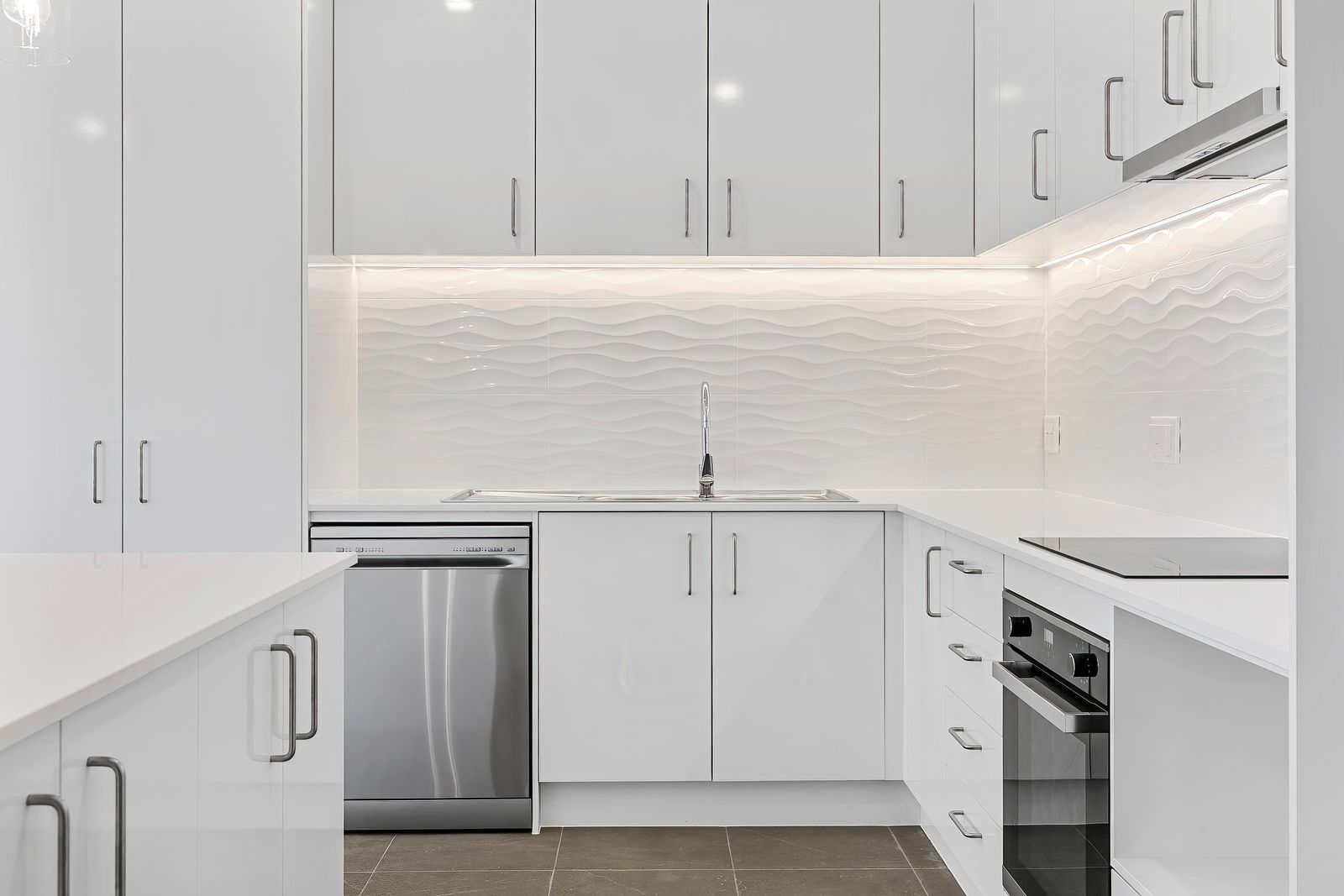 011 Open2view_ID993060-43_Dougan_Street