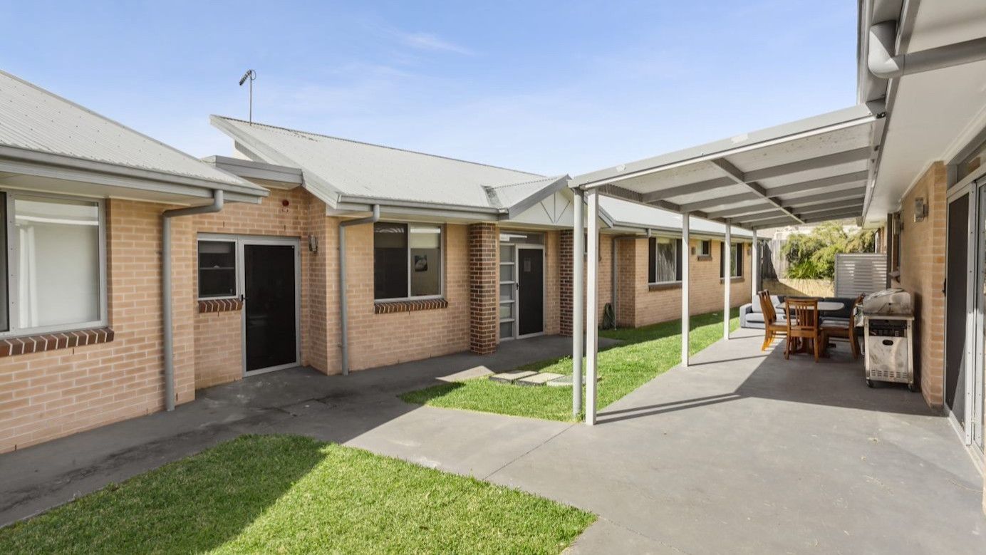 NSWSYD i-2_back_of_house