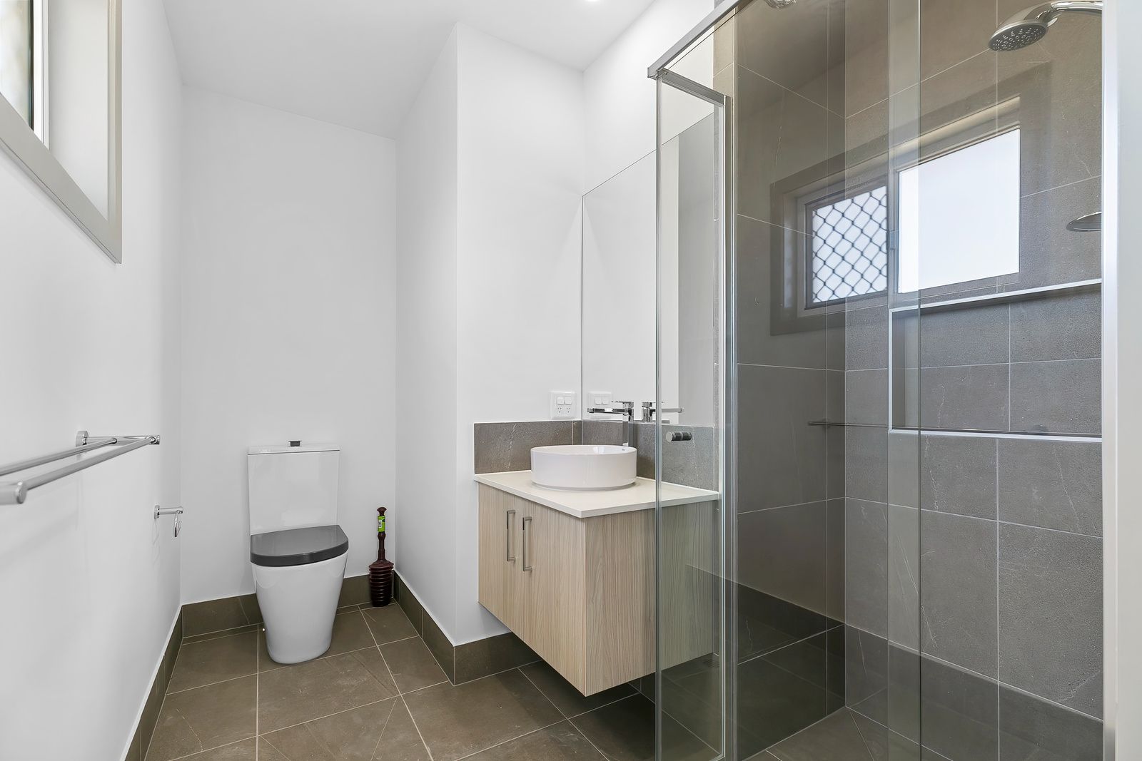 015 Open2view_ID993060-43_Dougan_Street