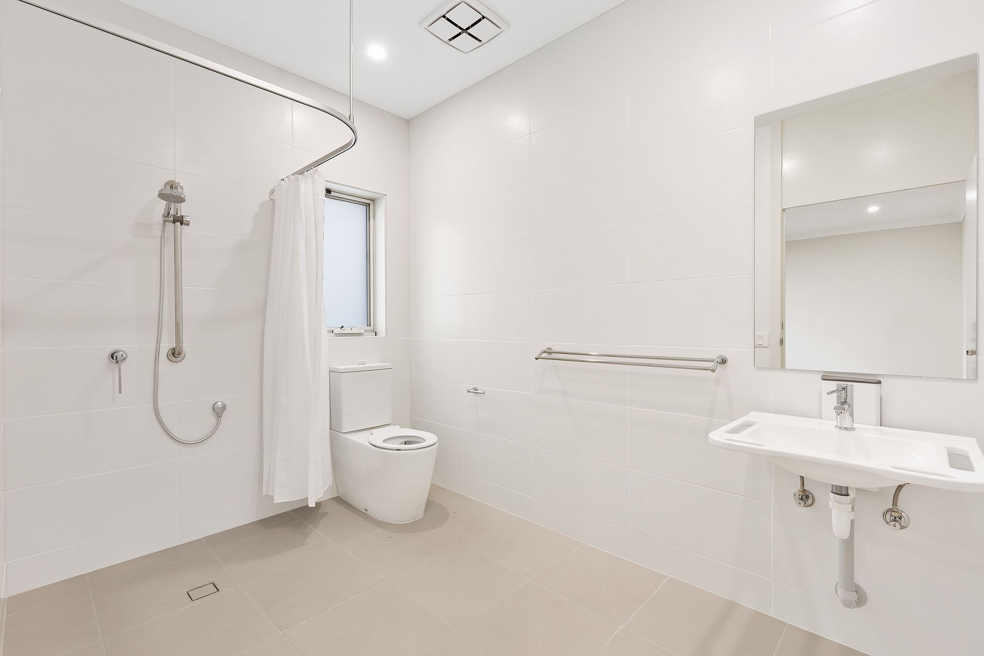 Boilersmith   Ensuite 1 LR No Logo