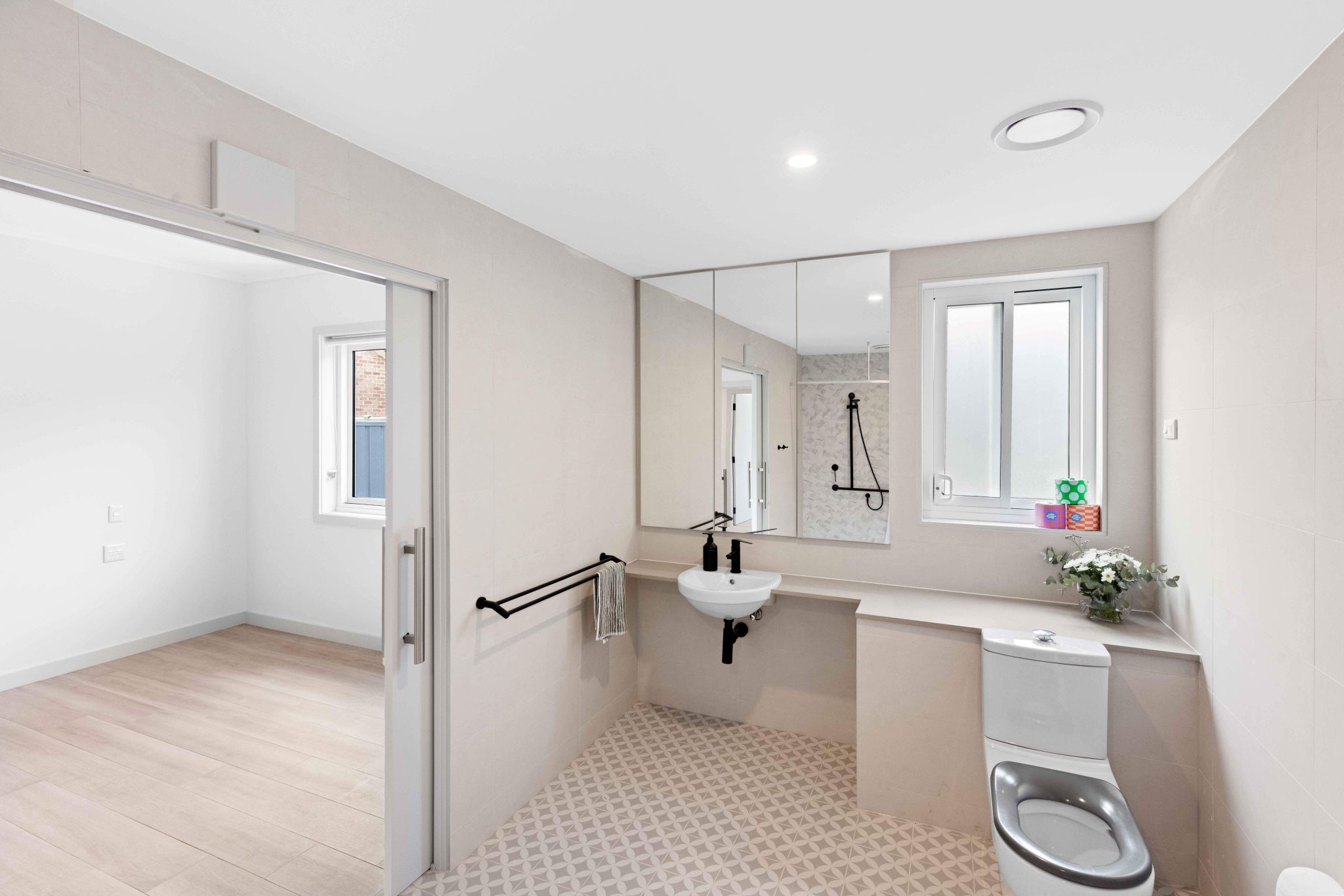 1 bedroom from ensuit with toilet