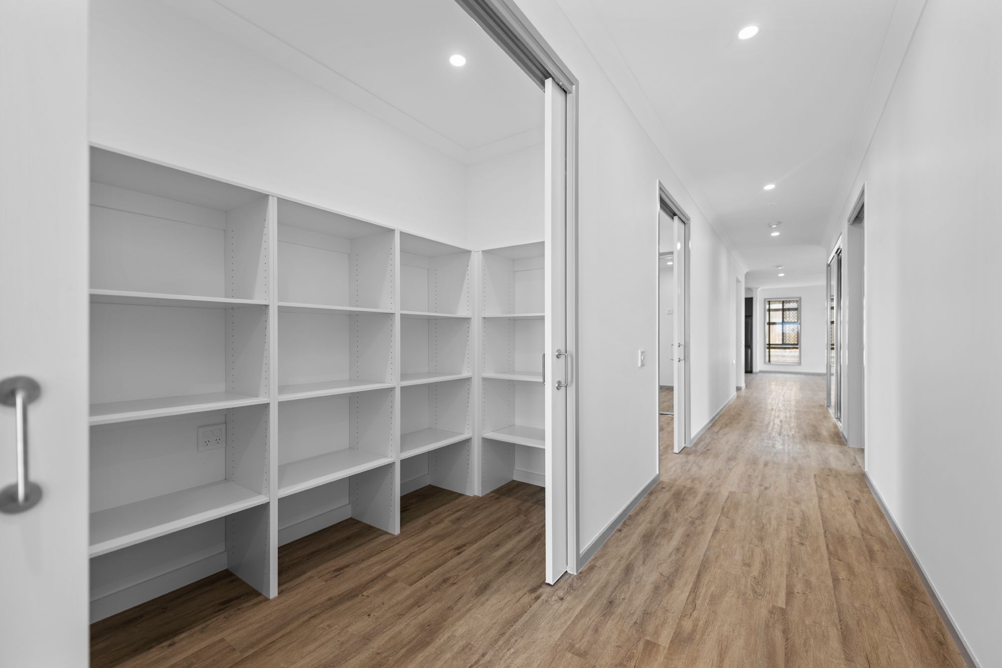 013    ROLLEY PHOTO MEDIA  -24122024