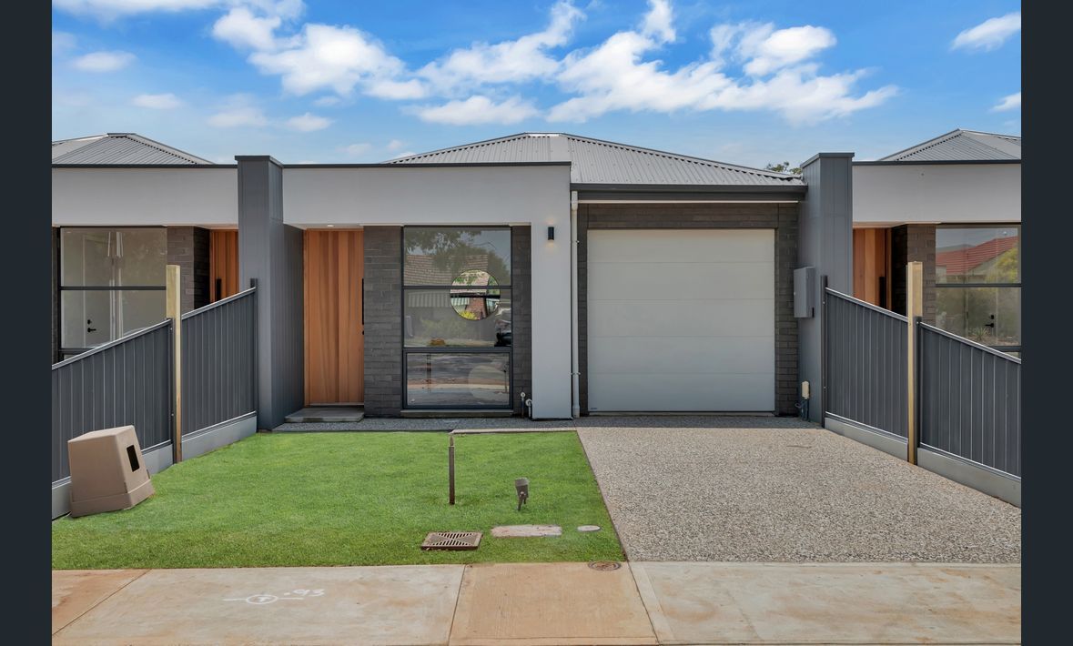 002   7 Elm Grove Oaklands Park Main Entrance 1