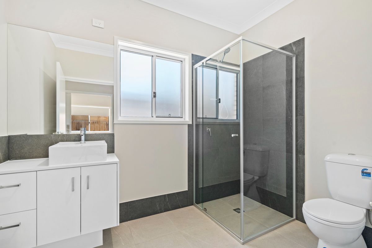 PROFESSIONAL PHOTO   LOW RES 3