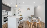 7 Elm Grove Oaklands Park kitchen 1