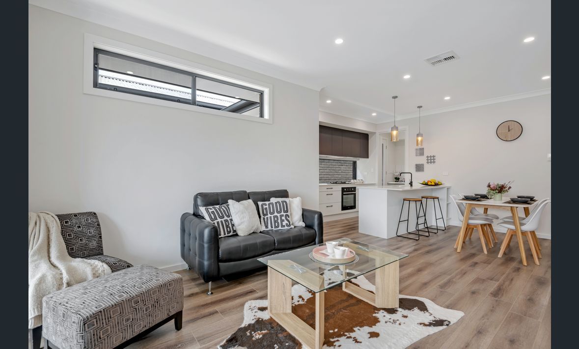 7 Elm Grove Oaklands Park living room 1