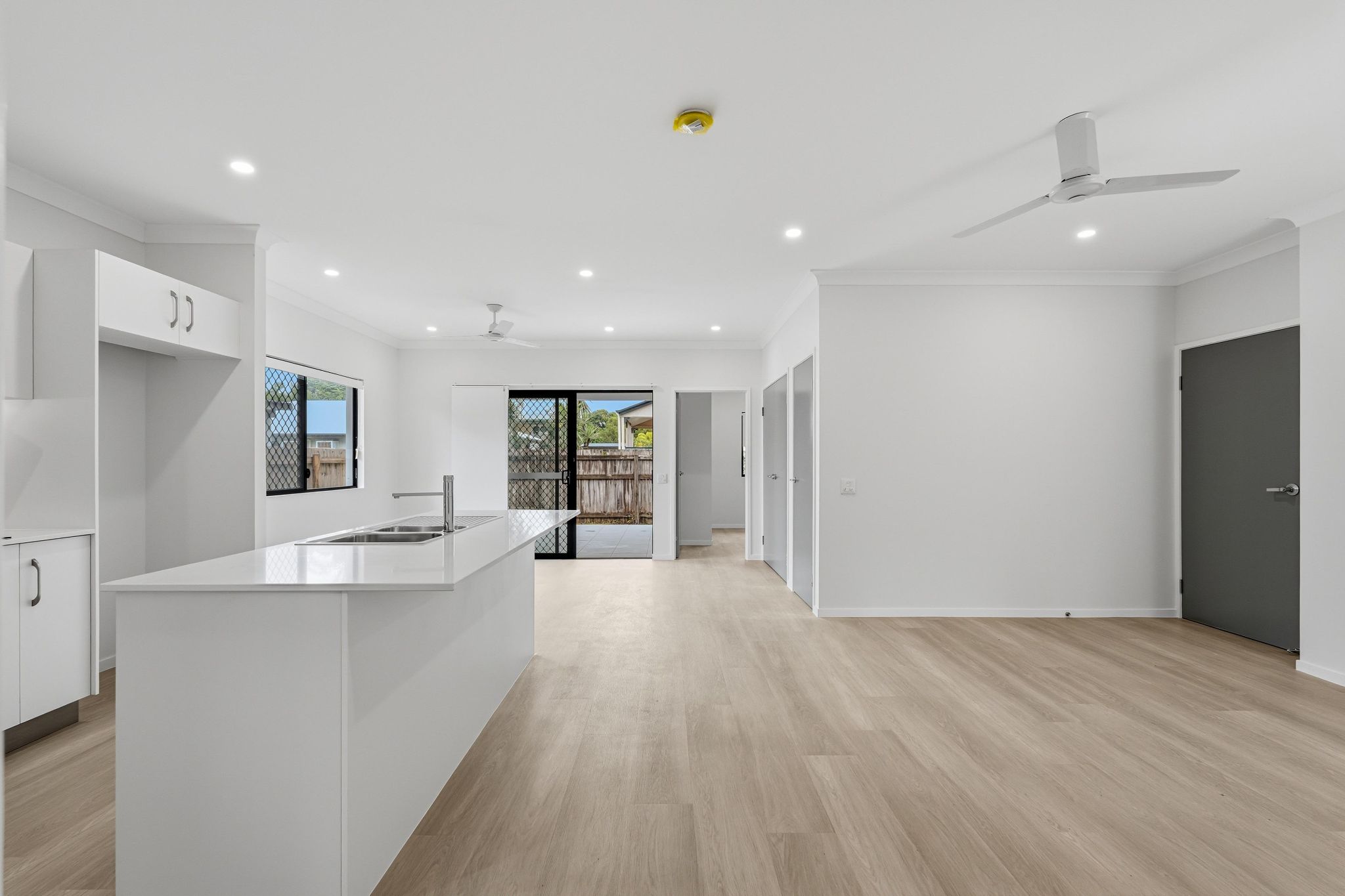 3   Cavendish St 10 - U2 Kit Din Liv