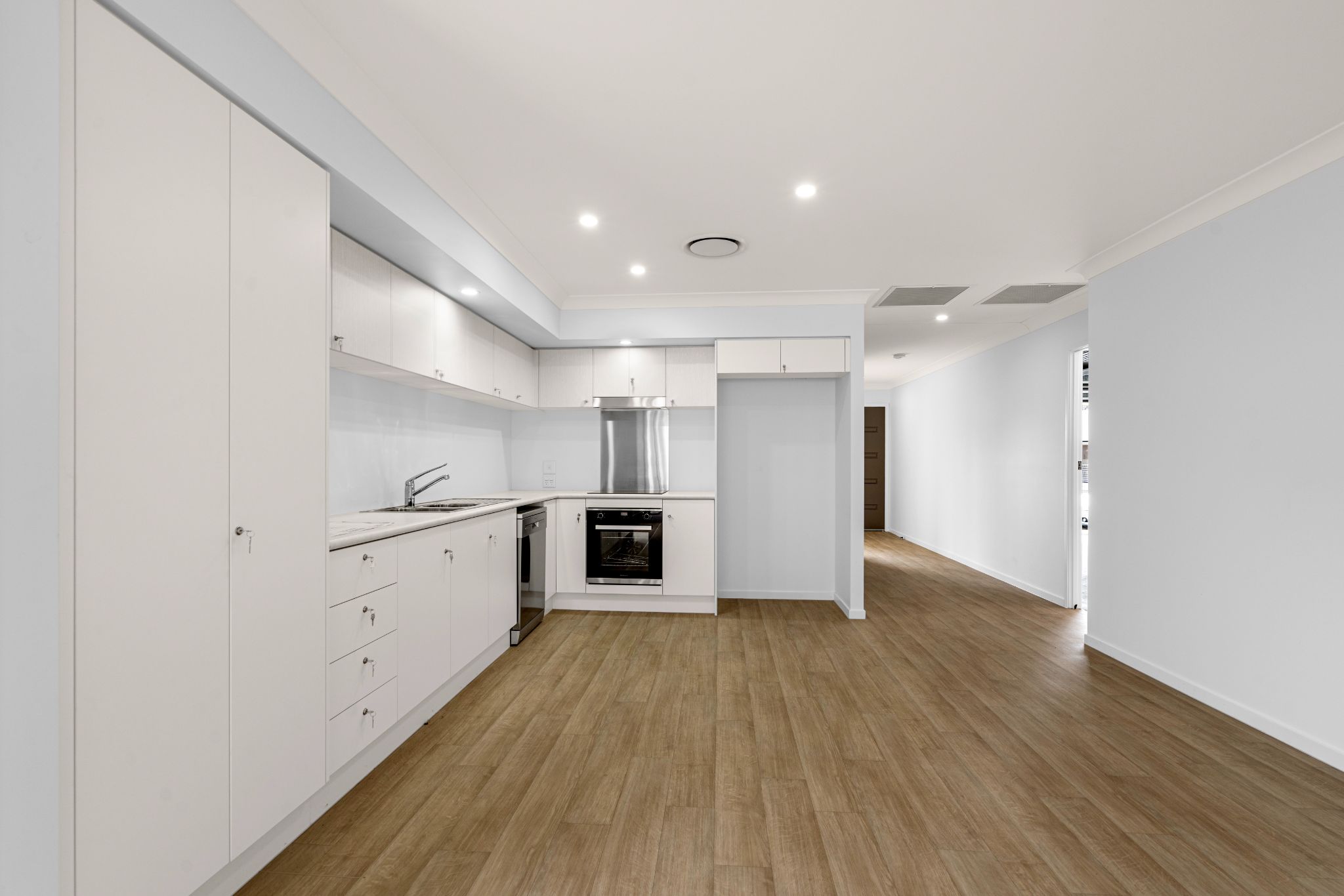 003 Open2view_ID900076-11_Cypress_Circuit_Fernvale