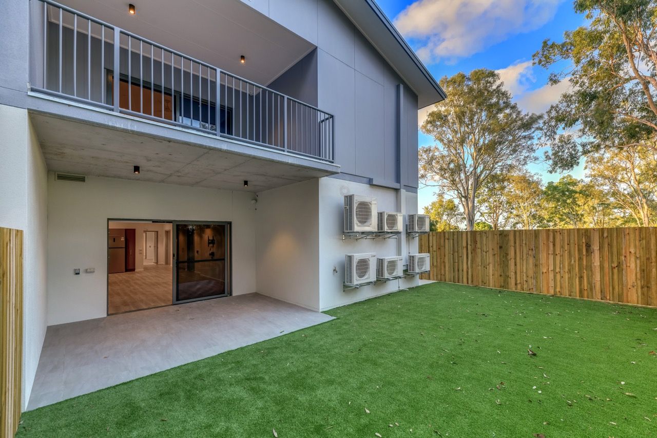 DSC 2215FW2024 Large