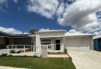 8 Charleston Heathwood facade