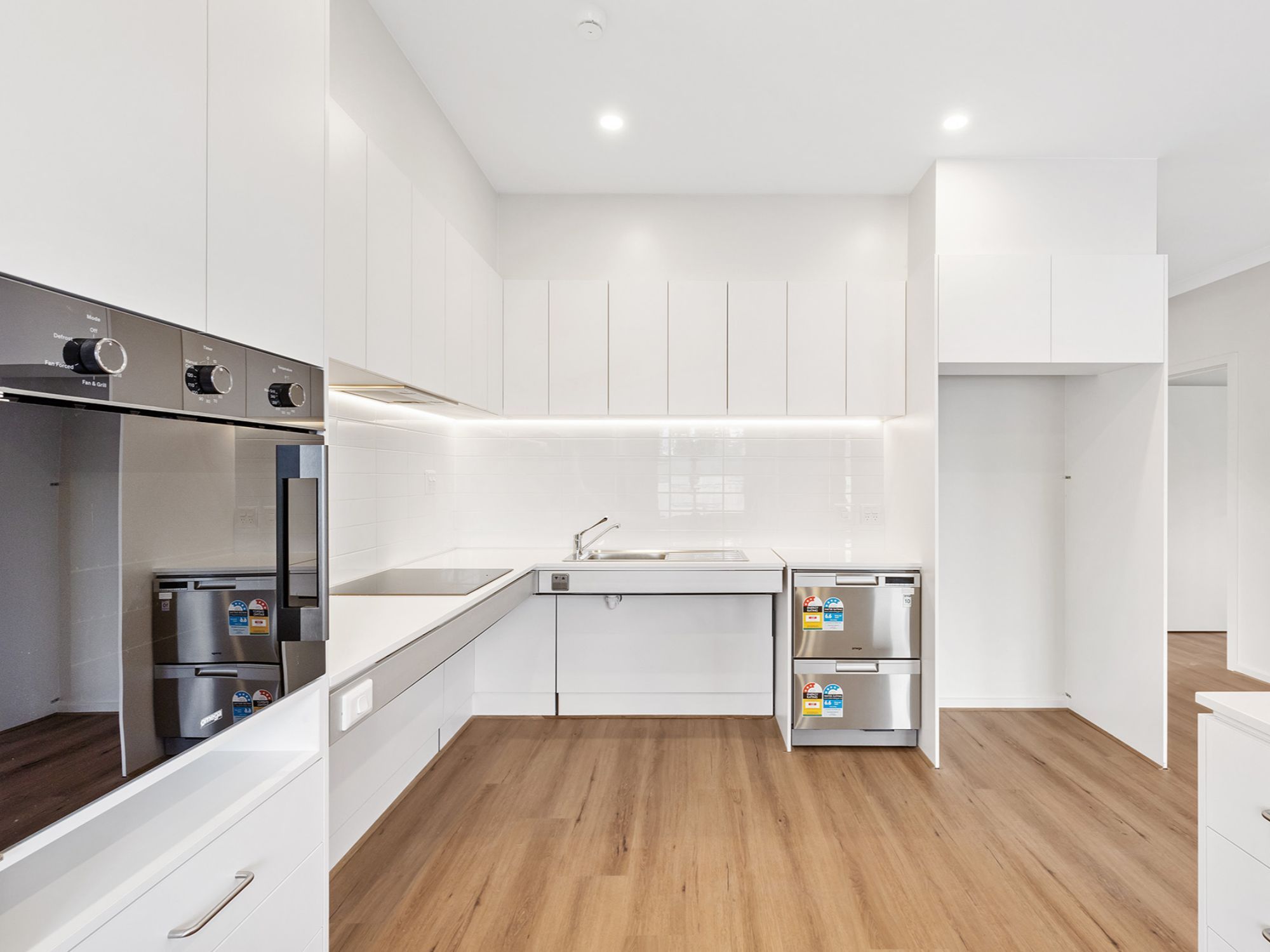 Fidge   Kitchen 1 LR No Logo (1)