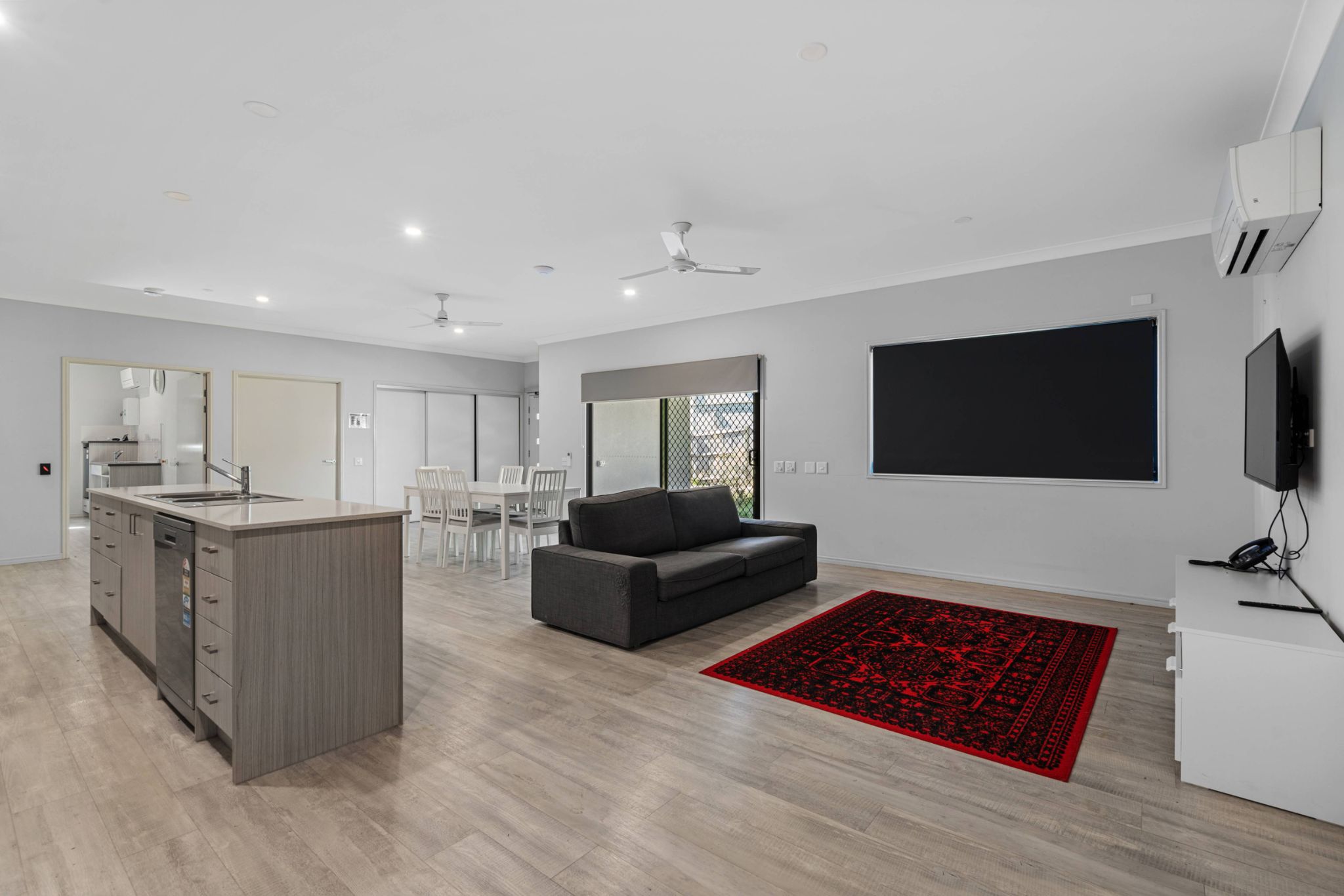 online image-compressor_003_Open2view_ID992771-28B_Lusitania_St__Newtown