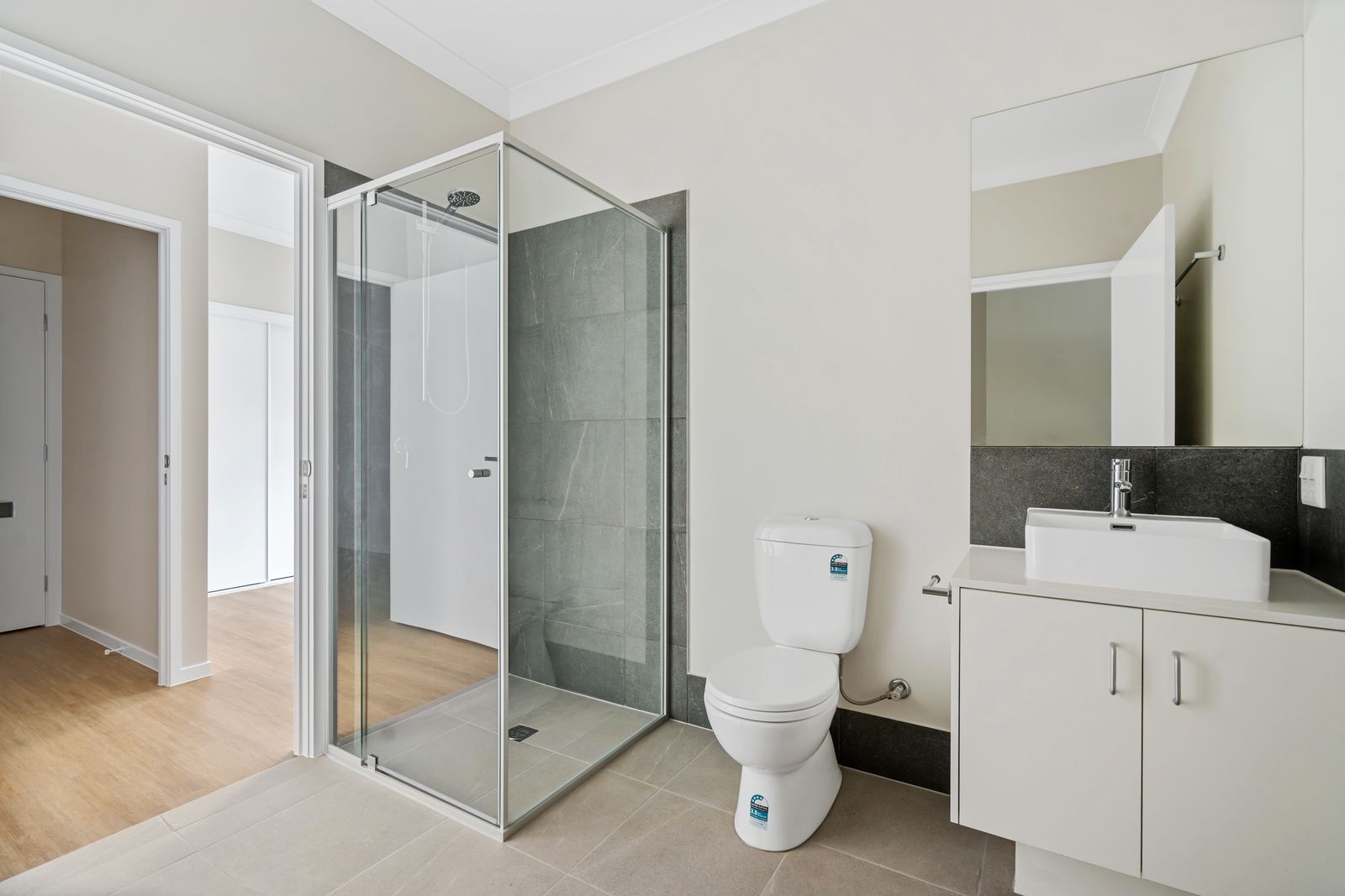 006 Open2view_ID965935-66A_Collins_Street