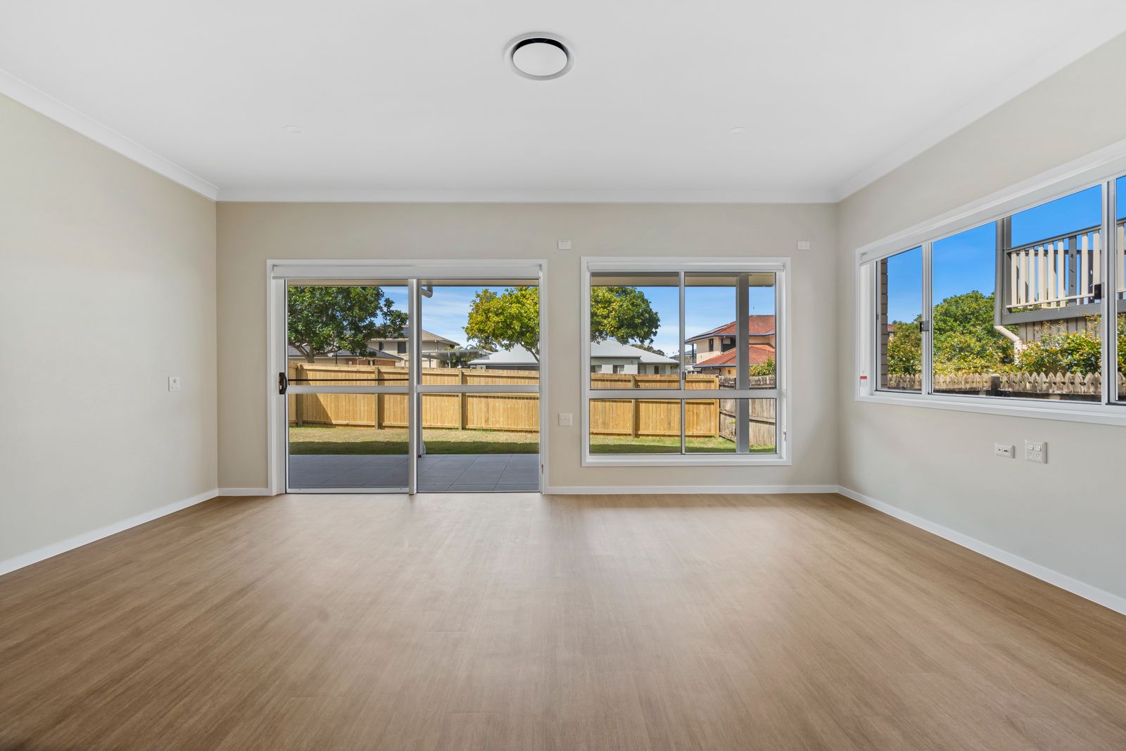 010 Open2view_ID965935-66A_Collins_Street