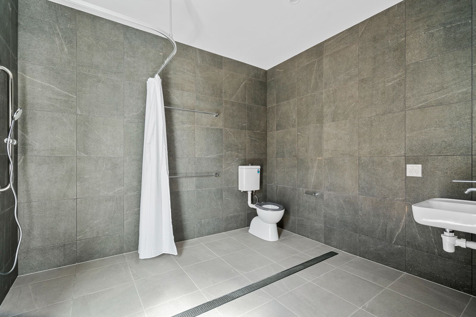 005 Open2view_ID965935-66A_Collins_Street