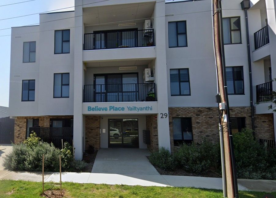 29 Nicholls pic front