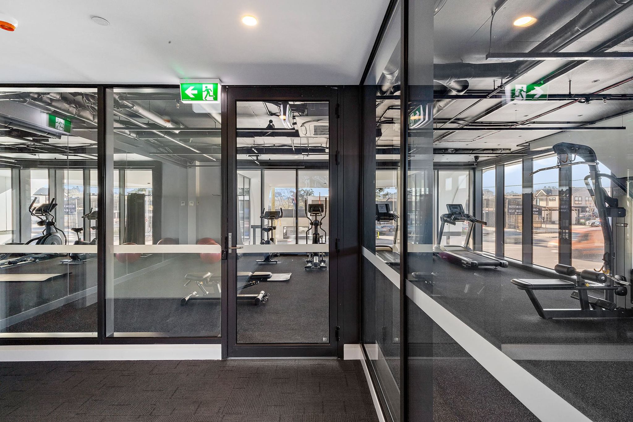 12891290 9-328-16_photo_web