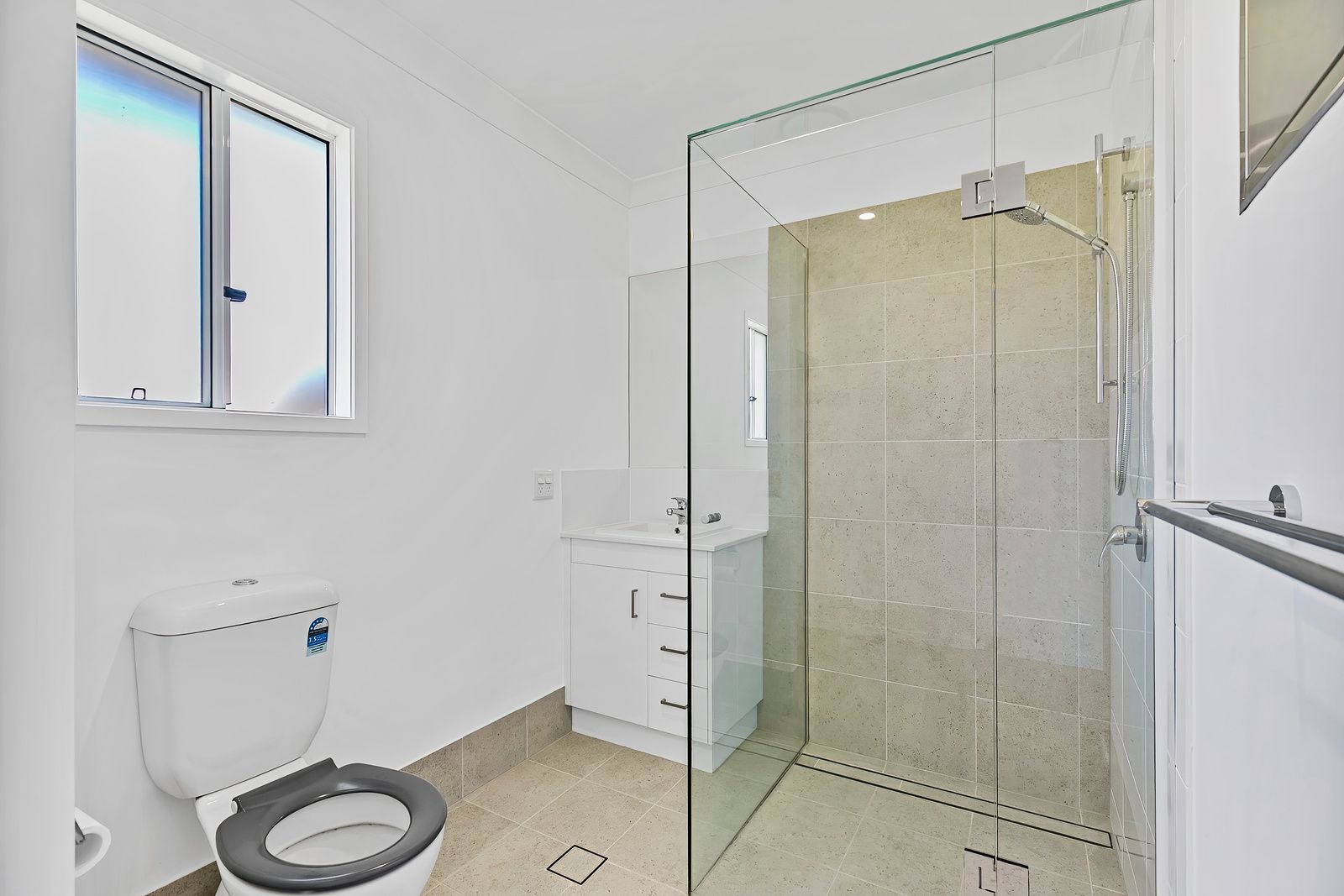 11   Ryan Ct 1 - OOA Bathroom