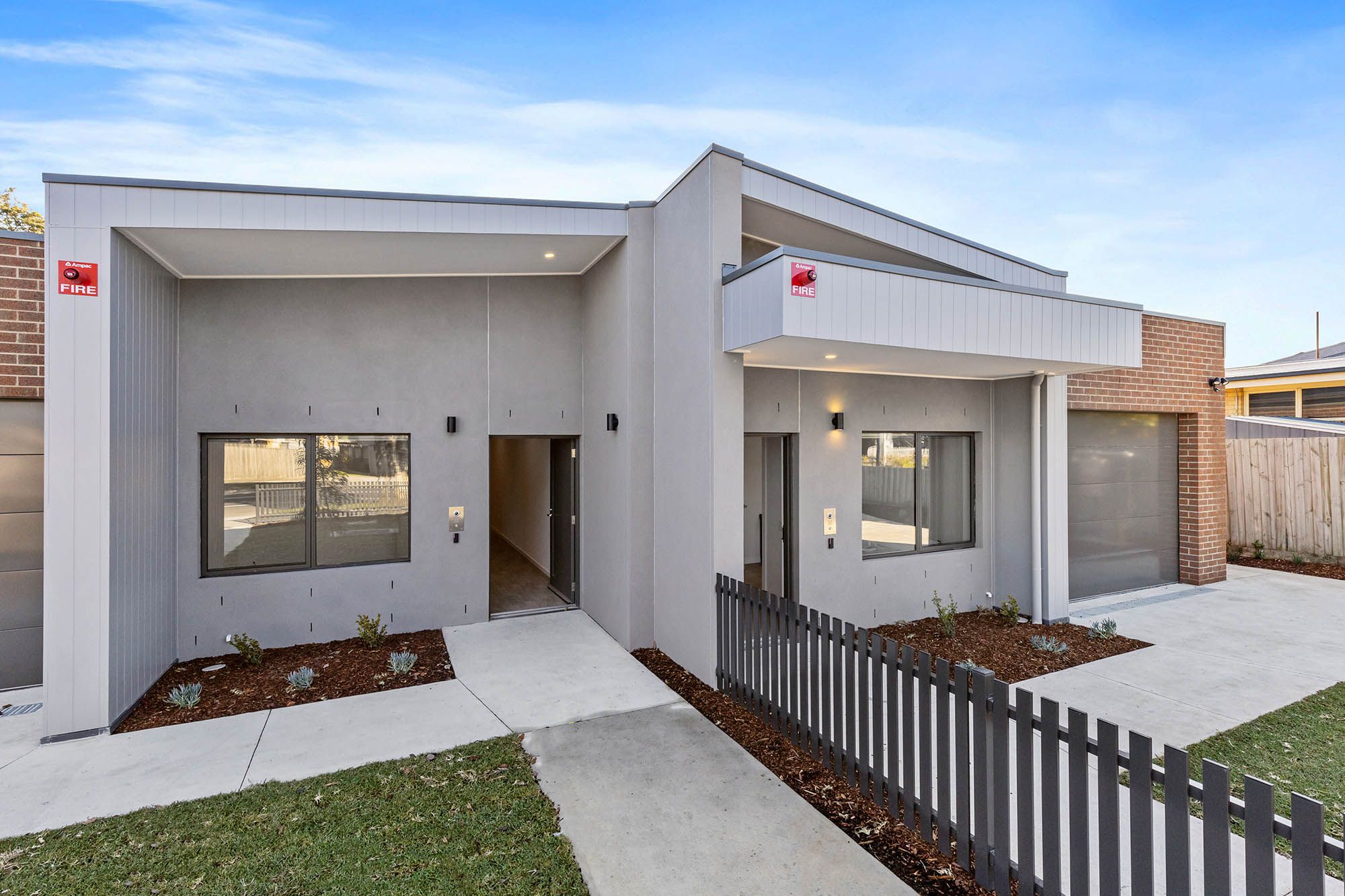 Rowans   Facade Left 3 LR No Logo