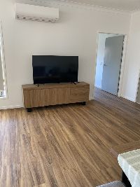 Cutbush lounge tv