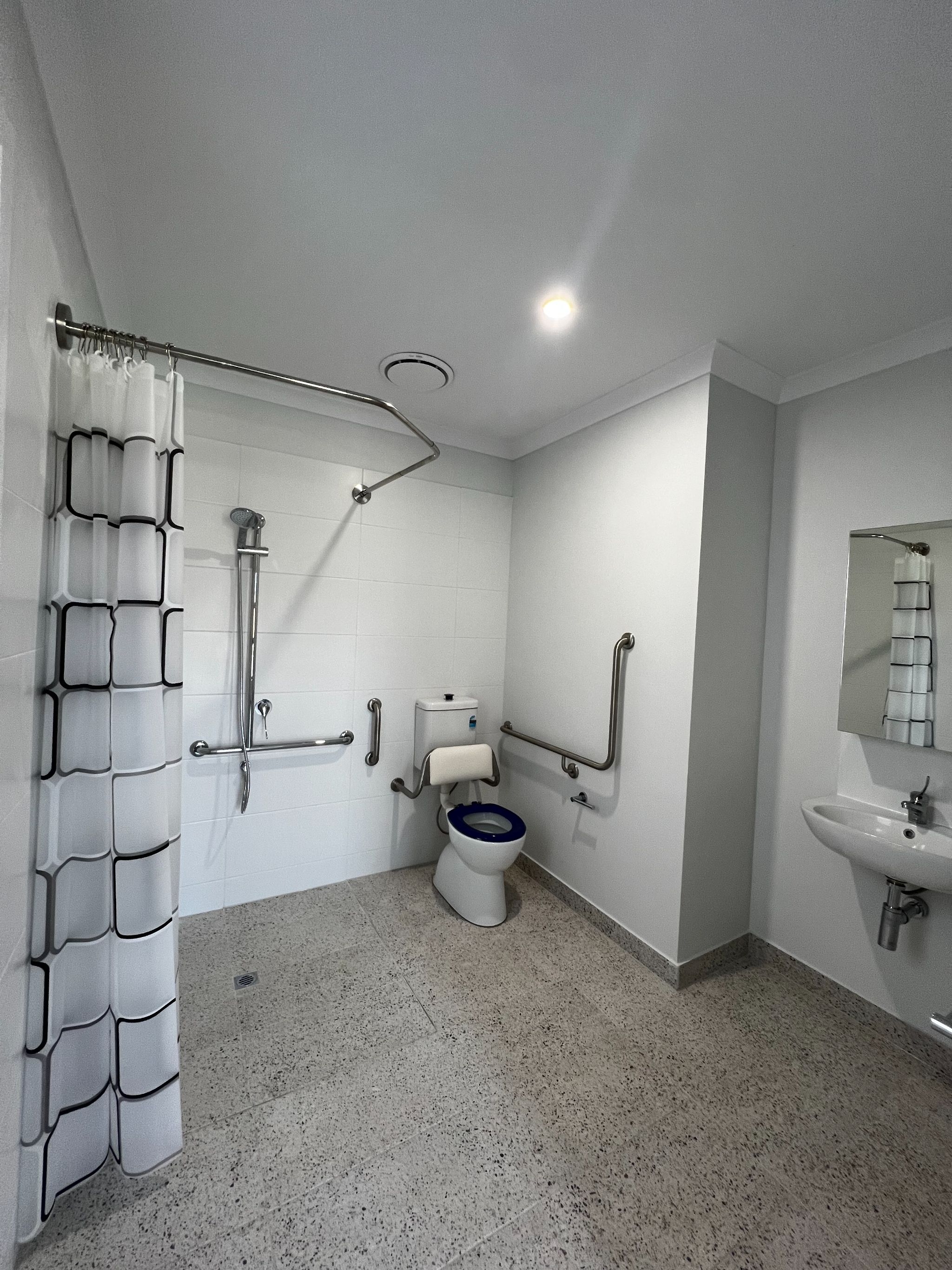 Media 5 231F7149-54EC-4A3E-903A-E0CF913CF86F