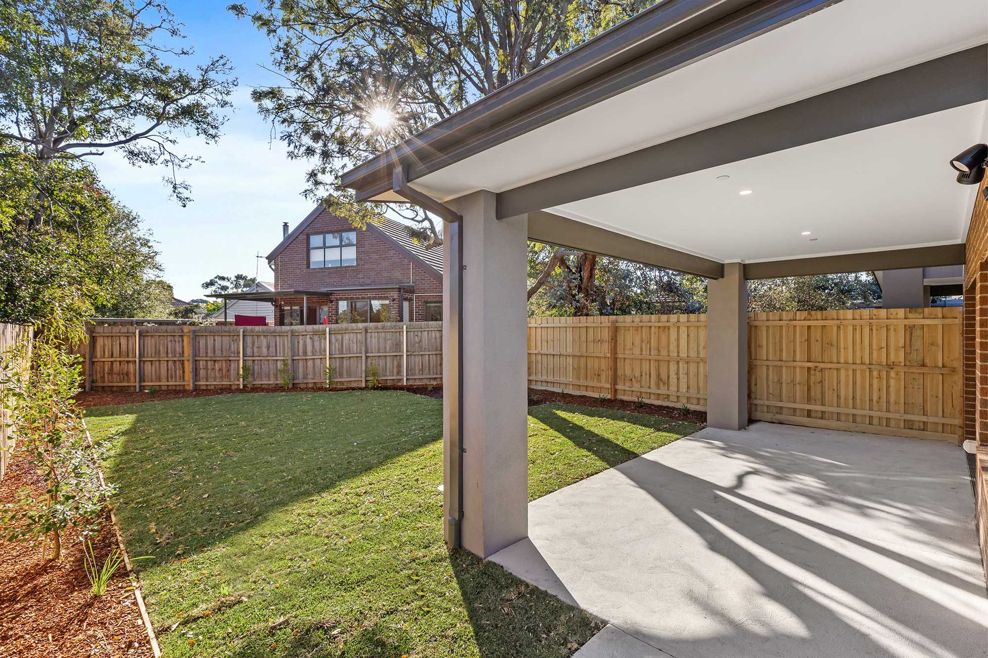 Rowans   Backyard 4 LR No Logo