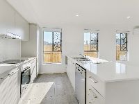 2   Alexander Pl 22 - Kitchen