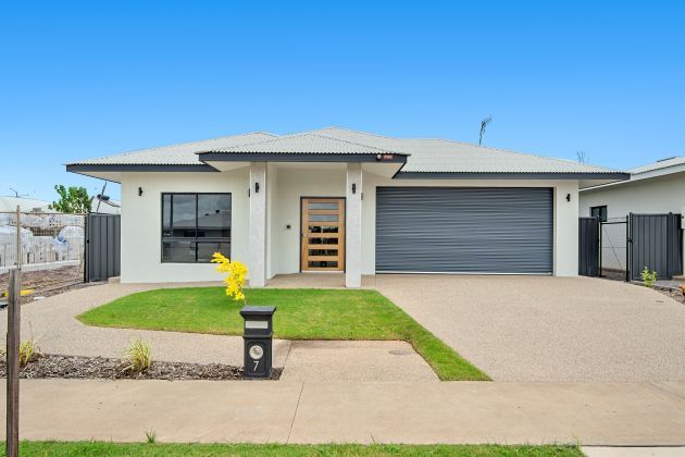 1 7 Leadwort  Court Leben Homes-facade resize