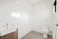 14 7 Leadwort  Court Leben Homes-bathroom