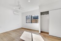 4   Larsen St 20 - Bed