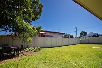 SIL013 LR-WARATAH1-backyard2