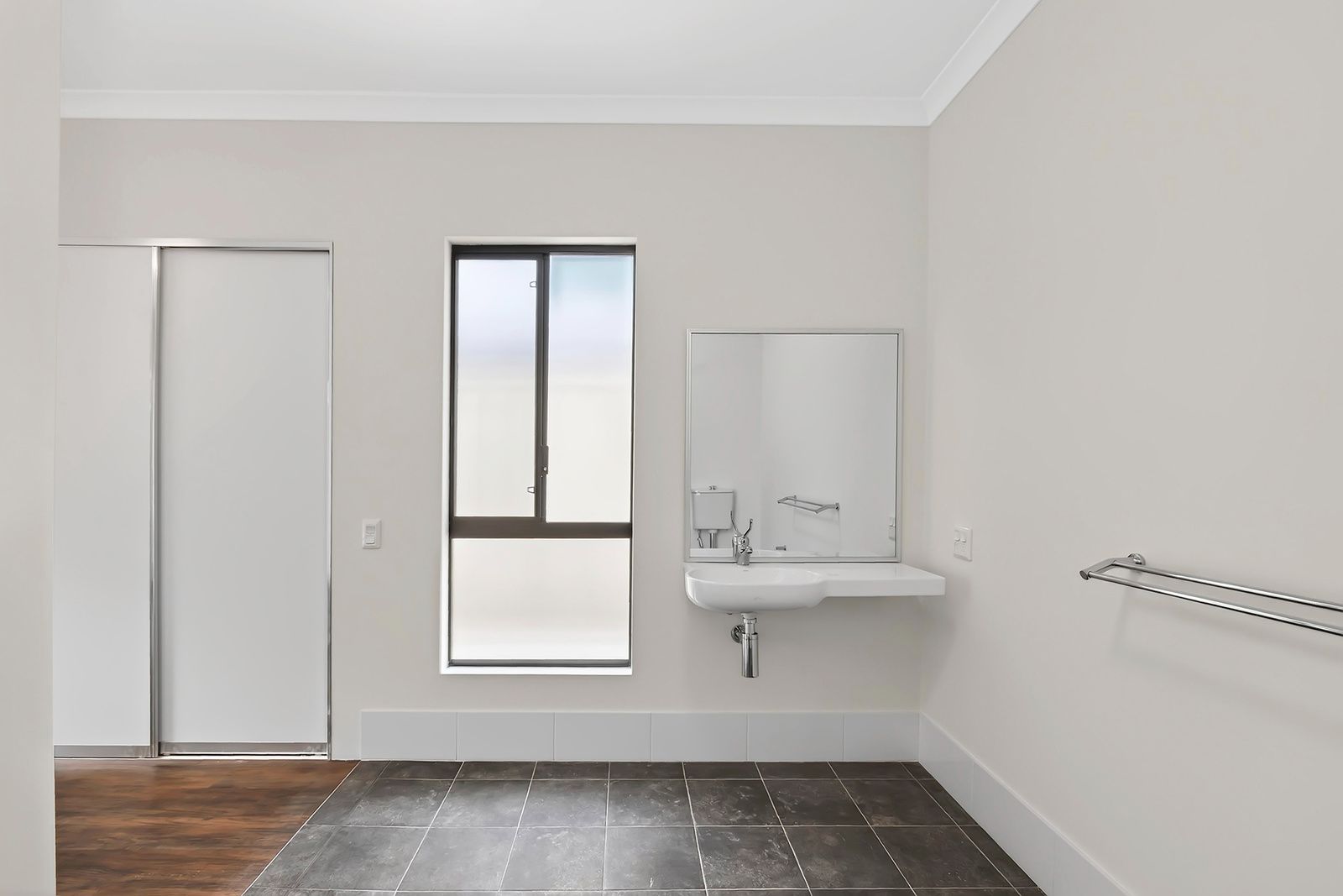 011 Open2view_ID999325-10_Windsor_Way__Waikiki