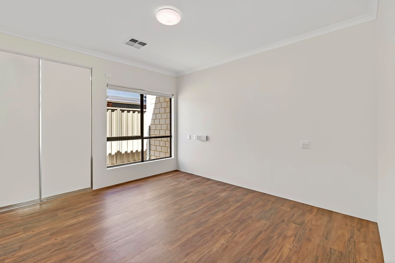 012 Open2view_ID999325-10_Windsor_Way__Waikiki