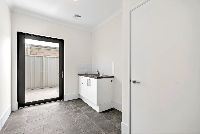 020 Open2view_ID999325-10_Windsor_Way__Waikiki