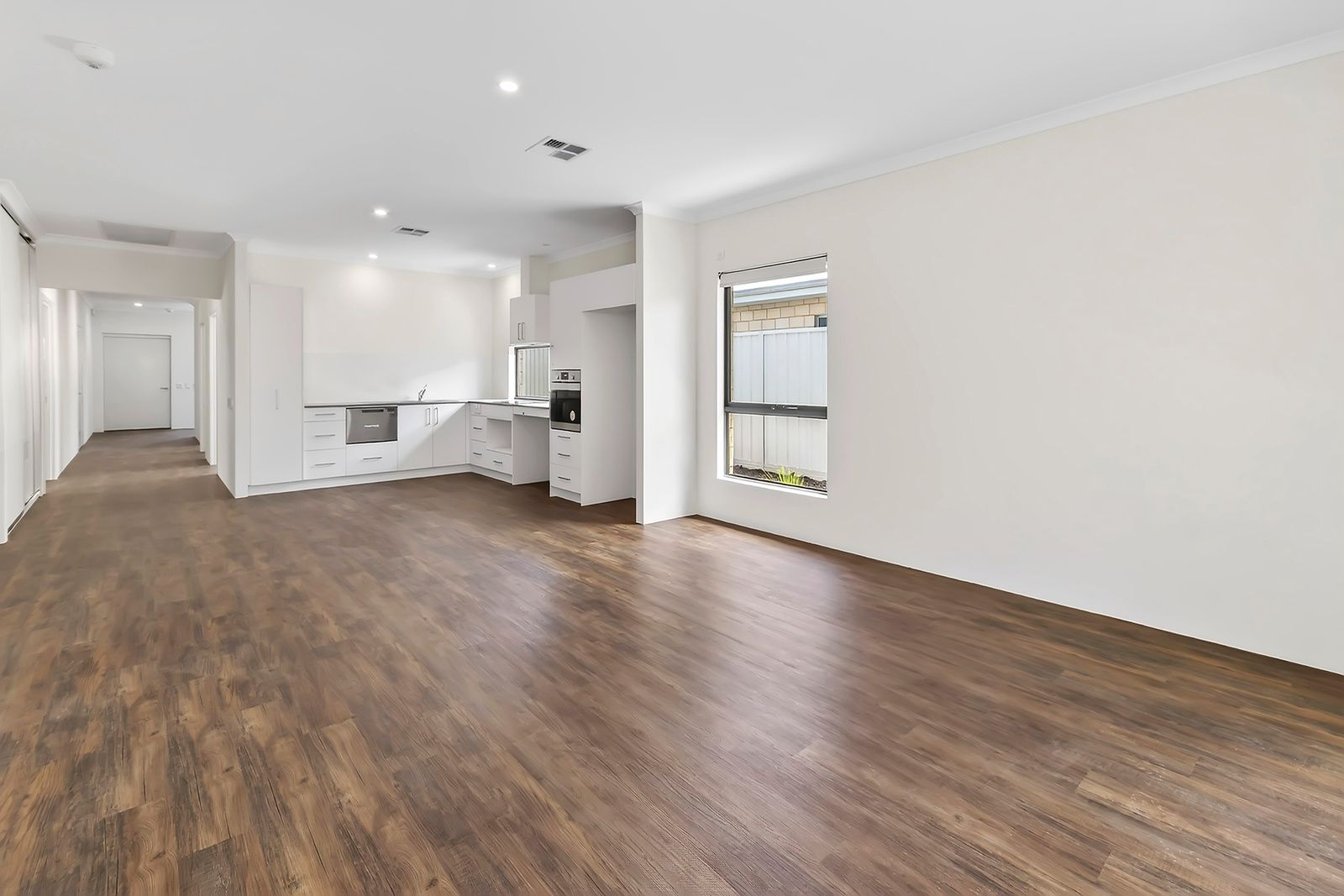 004 Open2view_ID999325-10_Windsor_Way__Waikiki