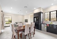 4   Ludwig St 4 - Dining