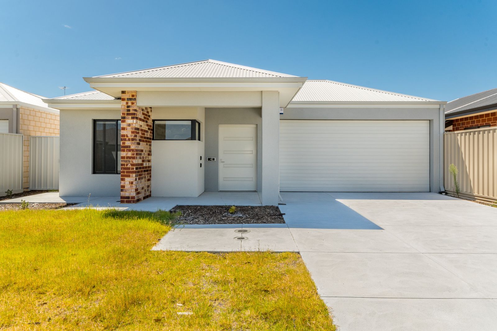 001 Open2view_ID999325-10_Windsor_Way__Waikiki