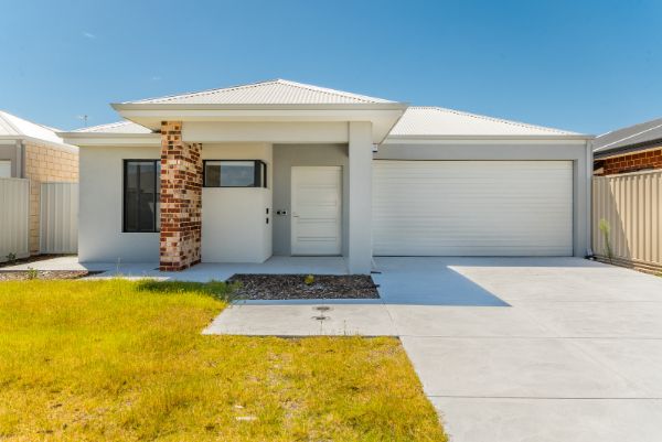 001 Open2view_ID999325-10_Windsor_Way__Waikiki