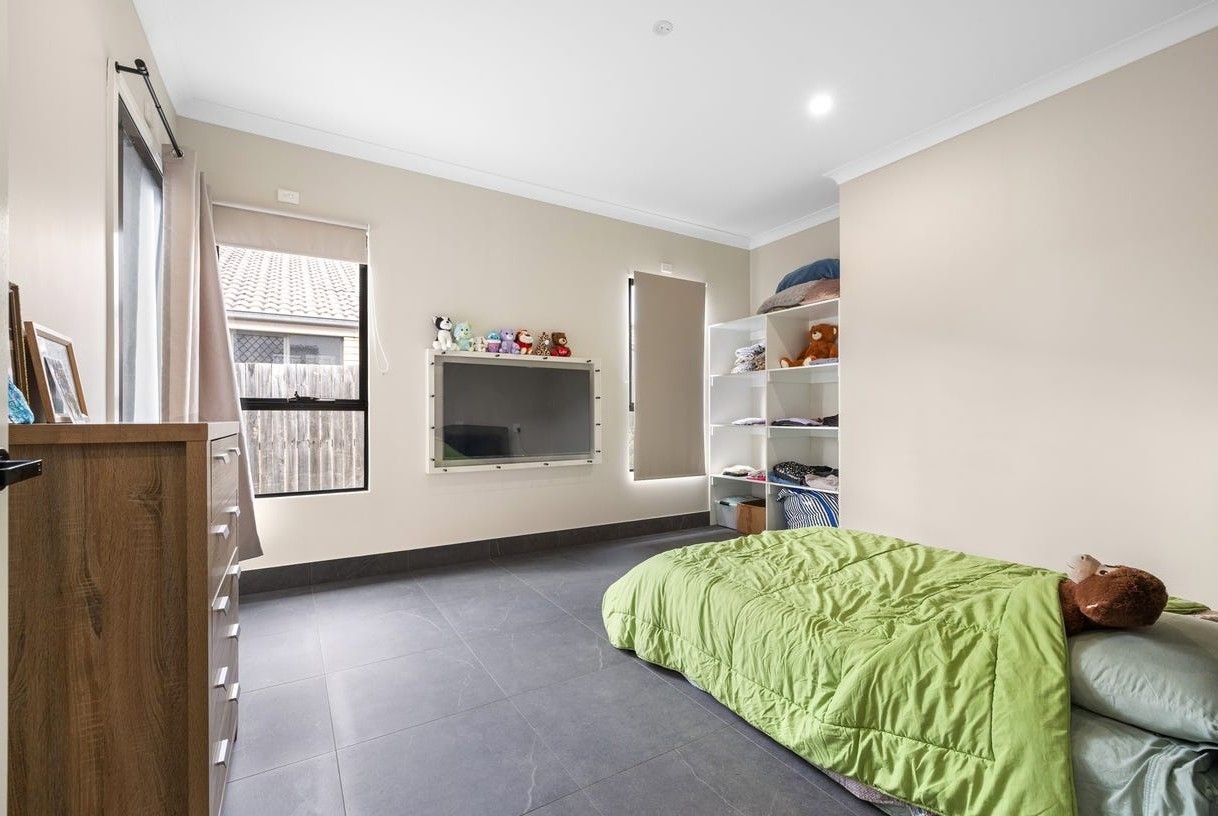 6   Ludwig St 4 - bed 1