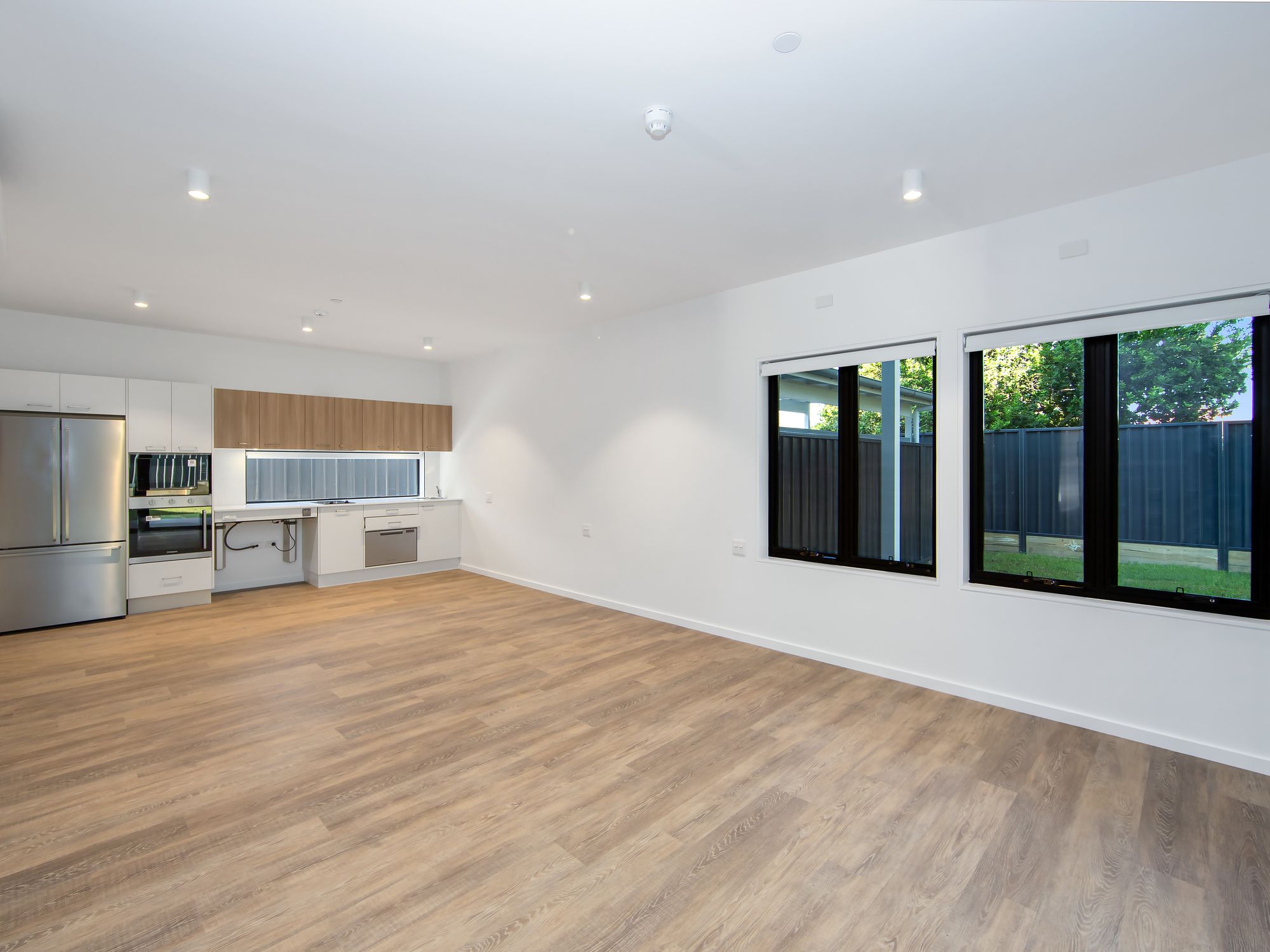 010 Open2view_ID879397-15_Lawson_Street