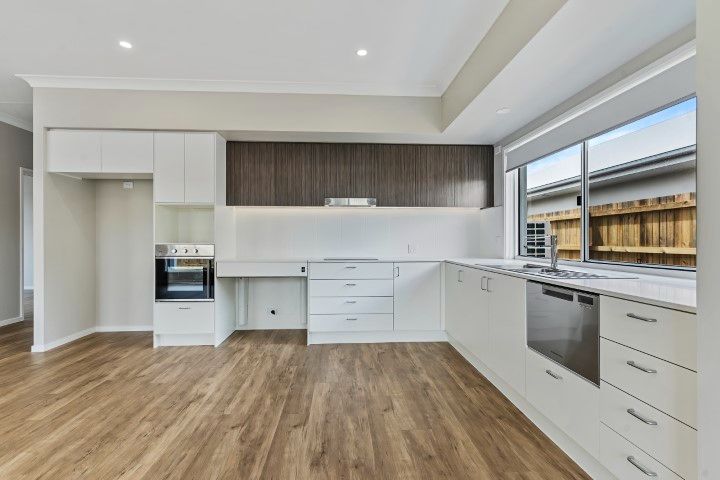 PROFESSIONAL PHOTO   LOW RES  5 02.05.2025