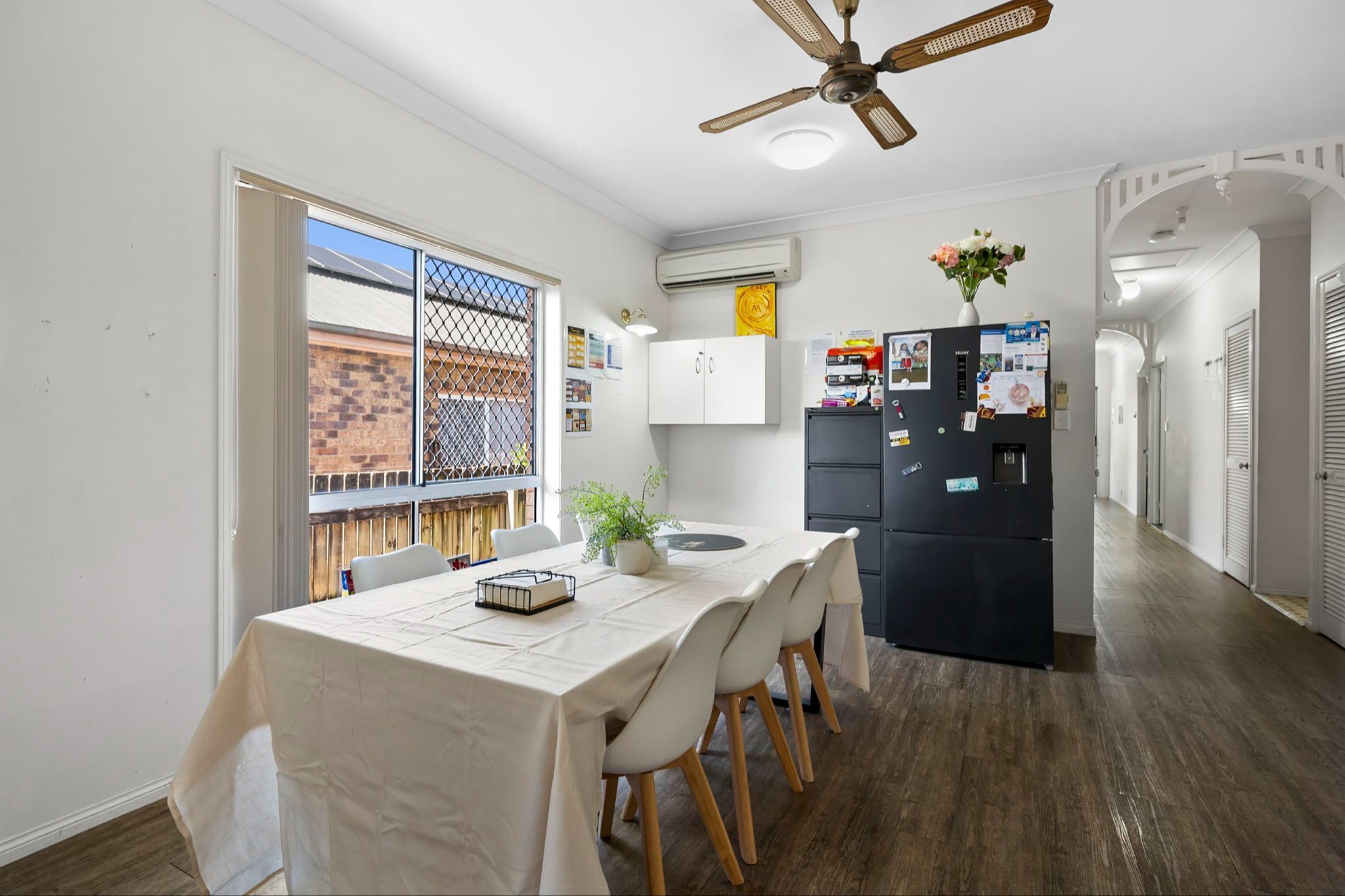 Wooloowin dining area side view