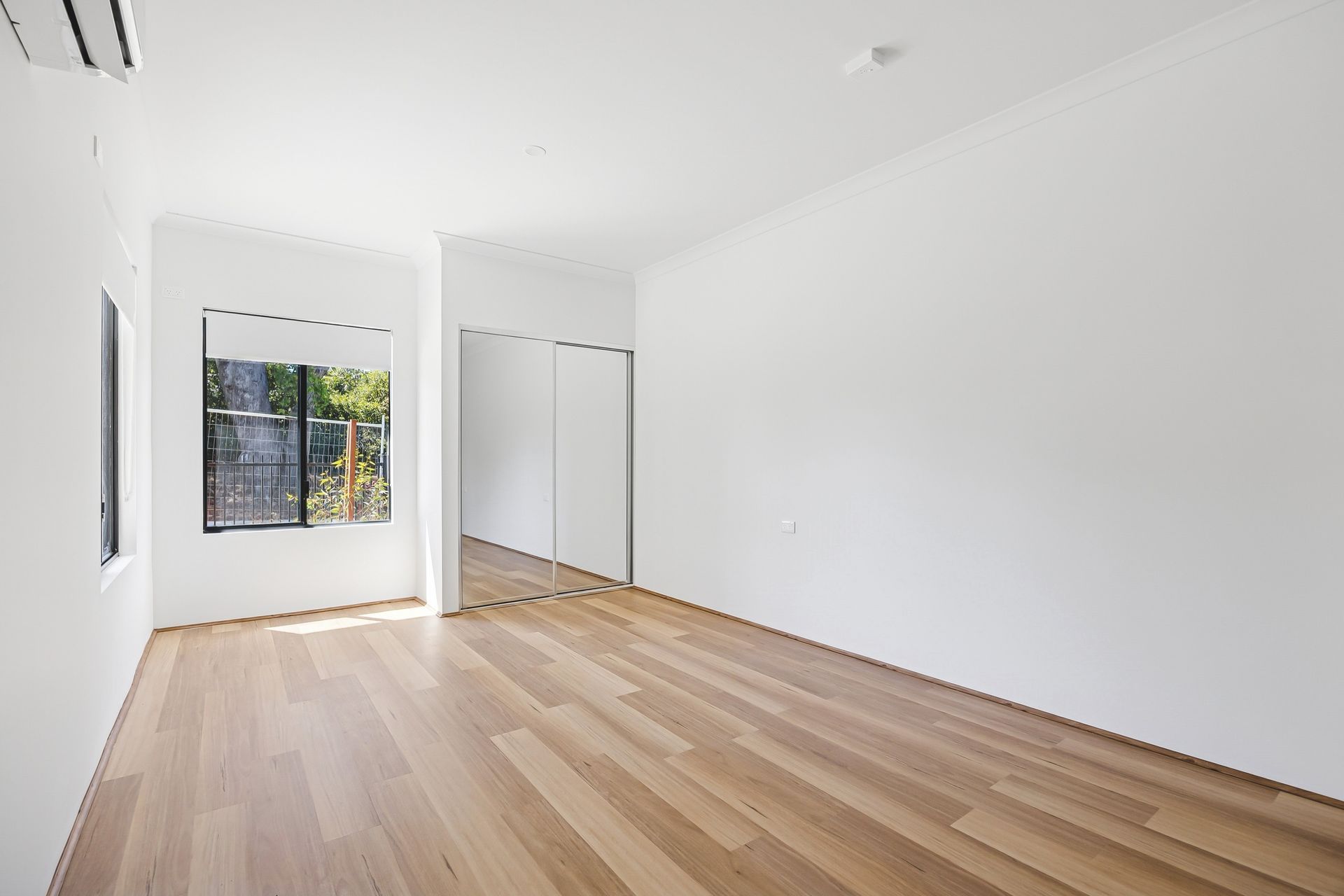 web 2 7-13 Station Street, Gosnells 1