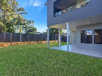 015 Open2view_ID879397-15_Lawson_Street