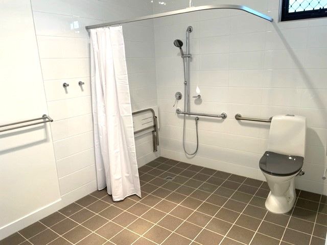 8 Greenhouse Rd   Bathroom