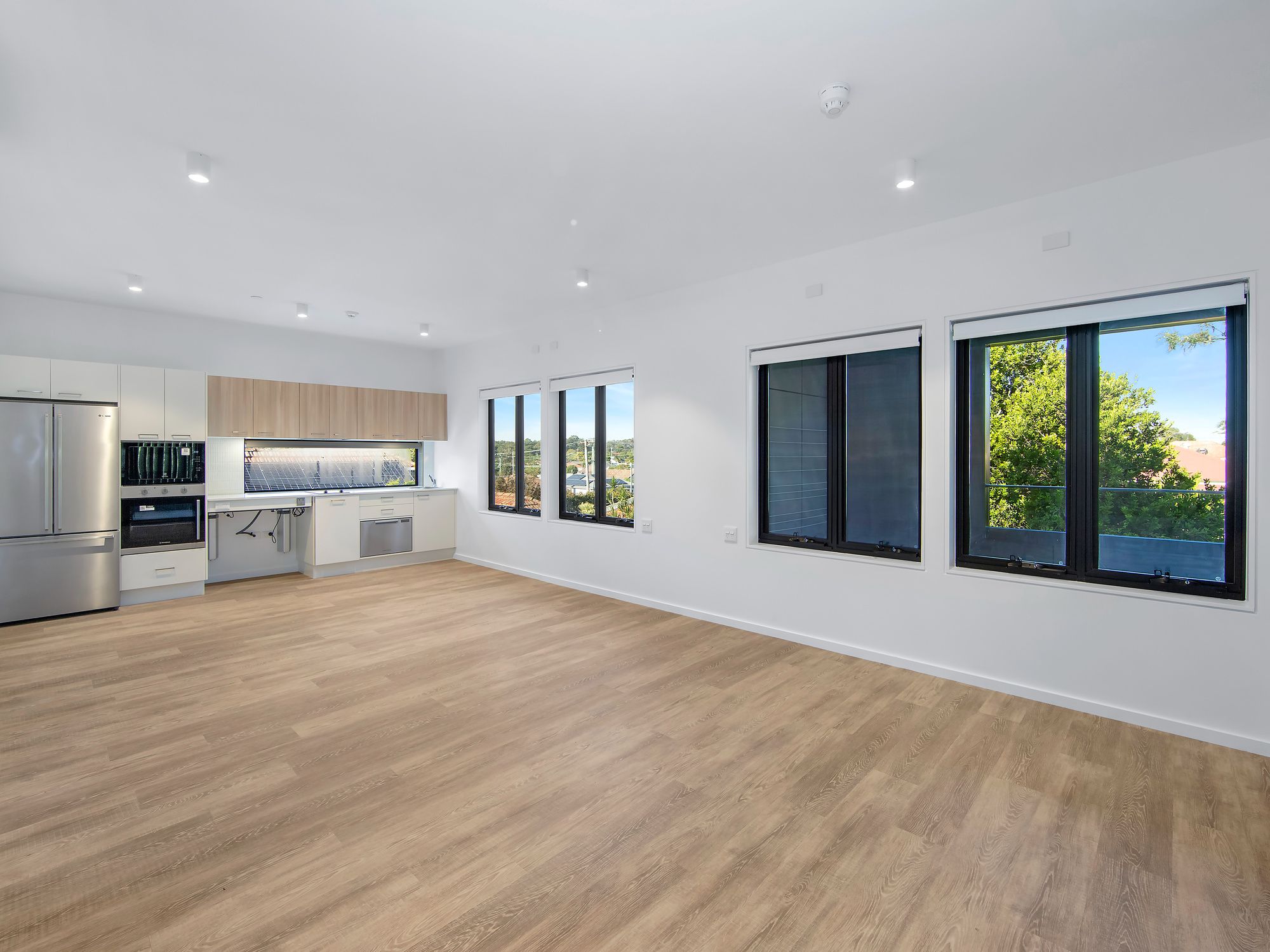 012 Open2view_ID879397-15_Lawson_Street